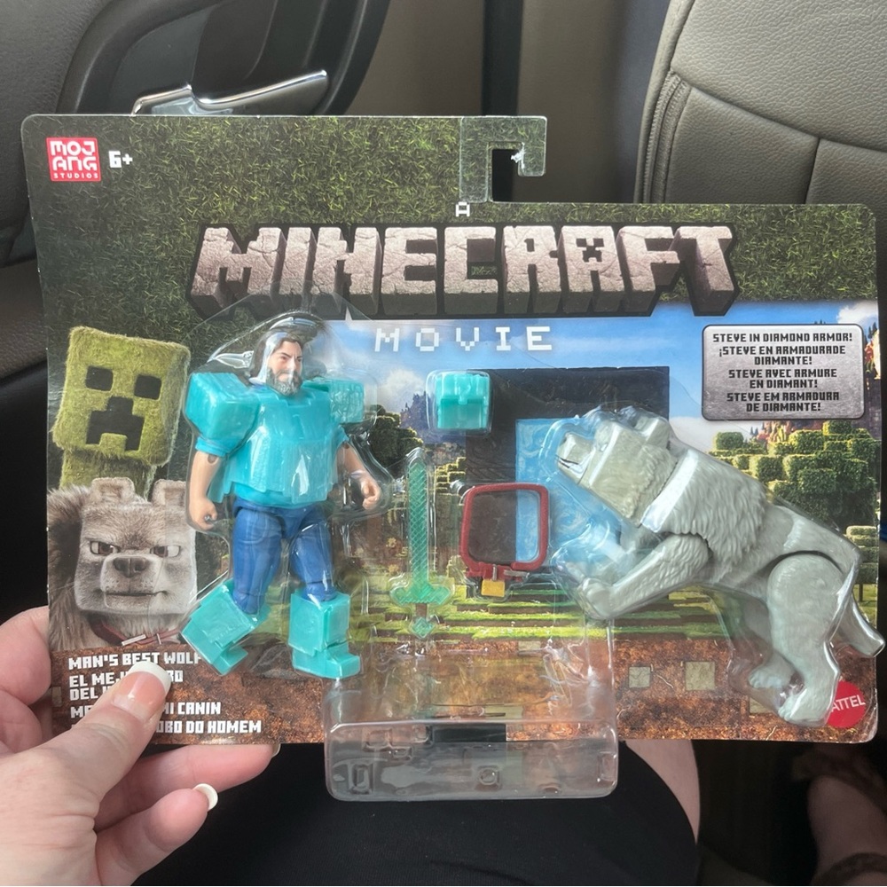 Minecraft Movie Action Figure Set - Steve in Diamond Armor with Wolf
